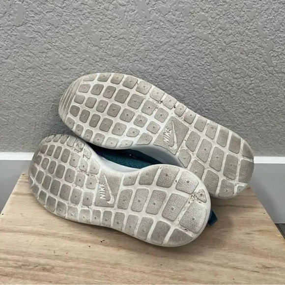 Nike Roshe Run Purple & Teal Athletic Sneaker 6.5 - Picture 3 of 7